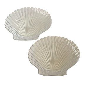 Clam Shell Seashell Shaped Clear Plates 8" x 7.75" x 1" Set of 2